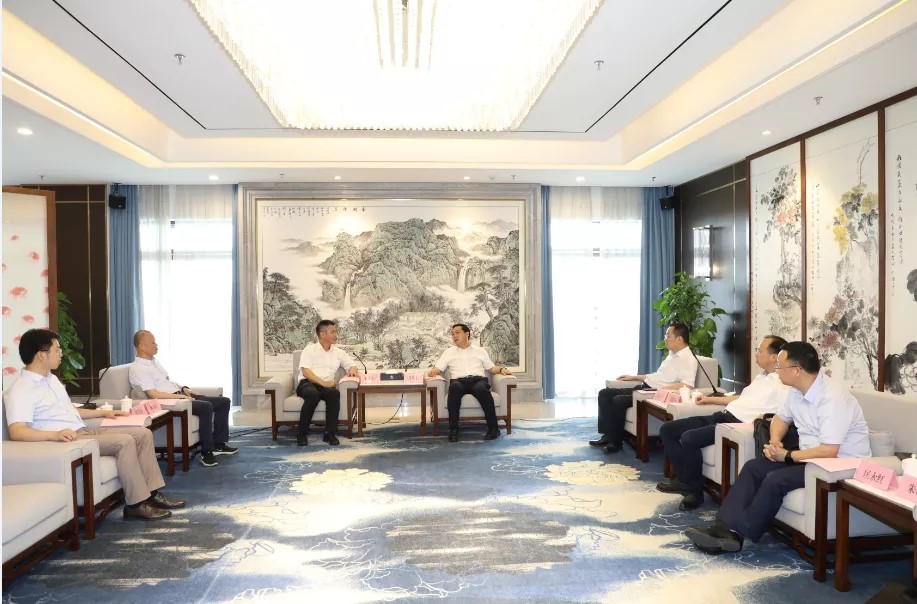 贺州地产 封面.jpg